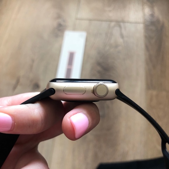 38 MM Series 2 Rose Gold Apple Watch